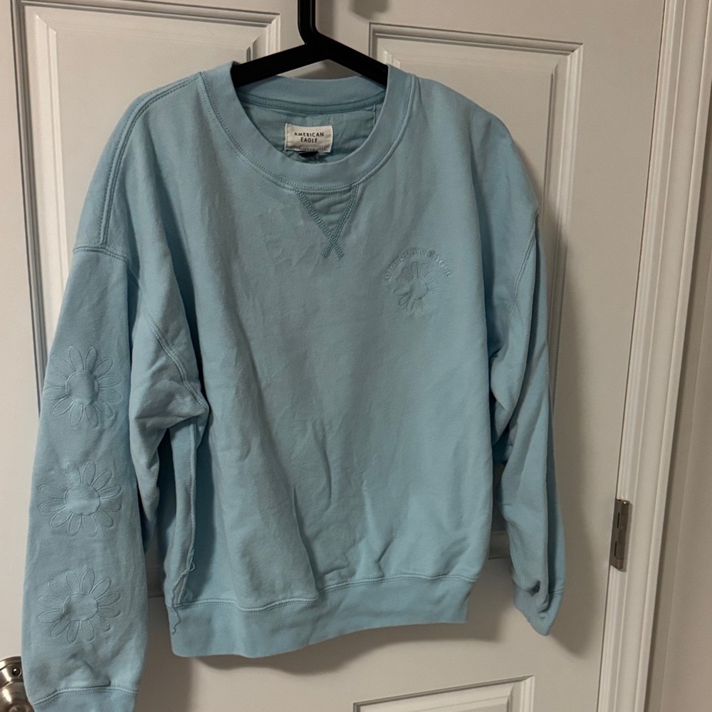 American Eagle Outfitters Light Blue Crewneck Sweatshirt